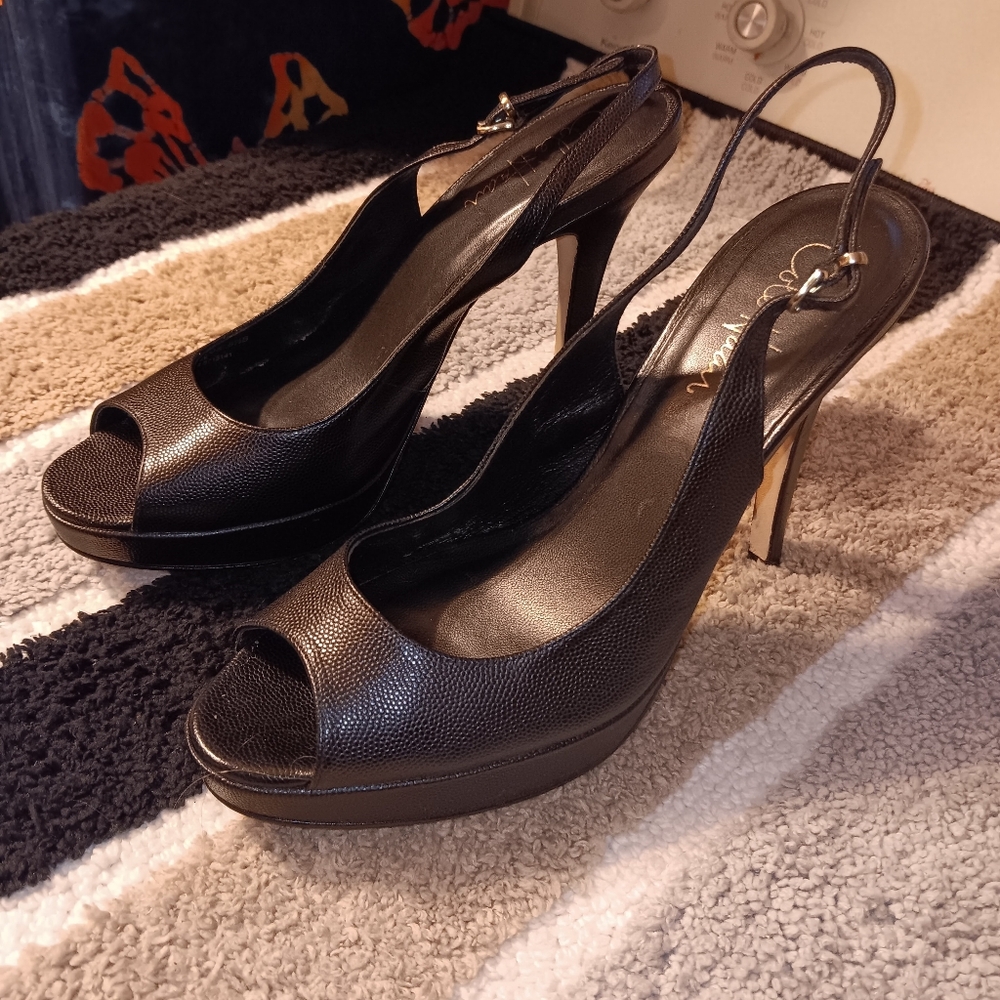 NIKE AIR Cole Haan black leather pep-toed heels